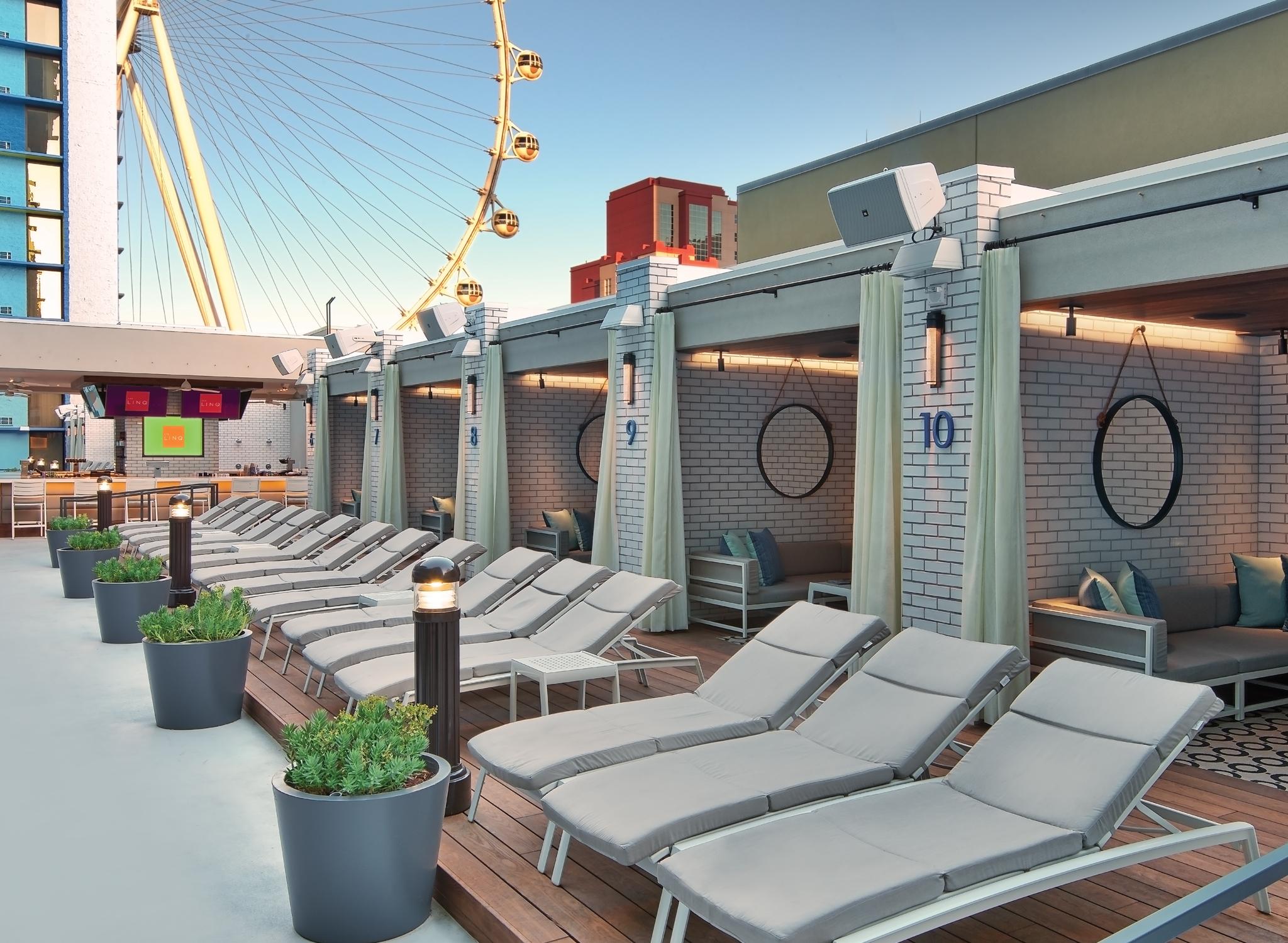 The Linq Hotel And Casino Las Vegas Zewnętrze zdjęcie The rooftop lounge at the W Hollywood